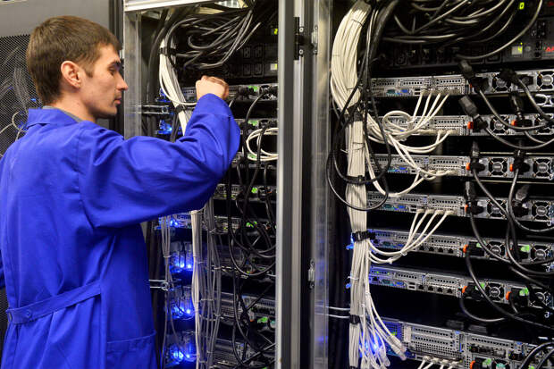 Wired: из-за дата-центров для ИИ в США возник дефицит электриков и сантехников