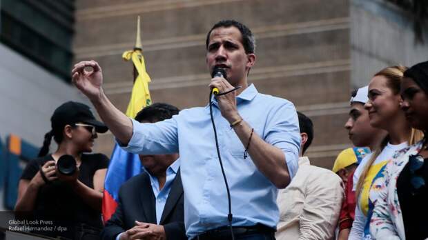Мадуро заявил о готовности продолжить диалог с оппозиционерами