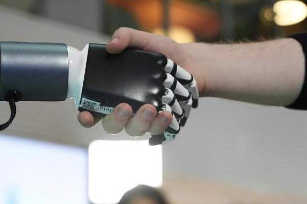 Цифровой друг или помощник: как тамбовская молодежь использует ИИ в учебе и для поддержки