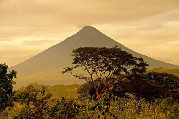 Вулкан в Гватемале горы, природа, фото, фотографии