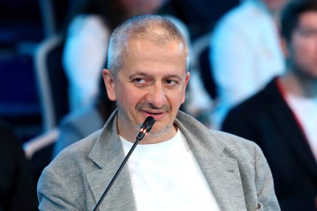 Богомолов отреагировал на новую должность Хабенского в Школе-студии МХАТ