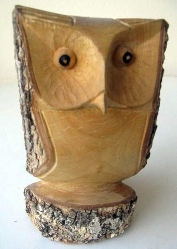 Carved owl Pinned by www.myowlbarn.com