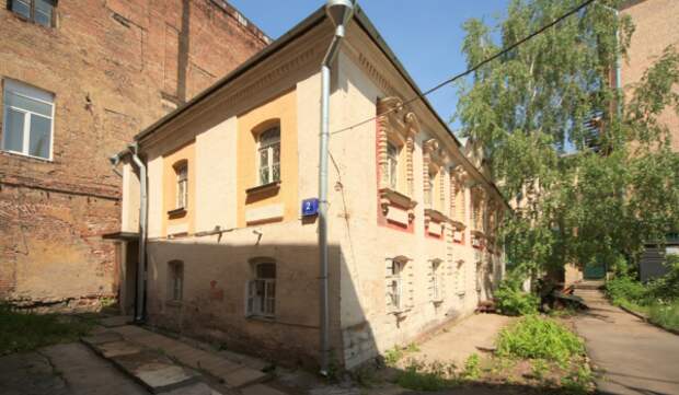 Ранняя классика и псевдобарокко: настоятельский корпус Богоявленского монастыря отреставрируют