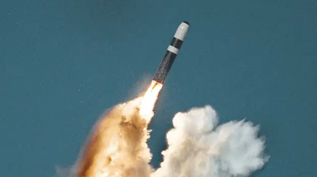 По кривой траектории: почему Демпартия США требует остановить работу над «антироссийским» ядерным оружием