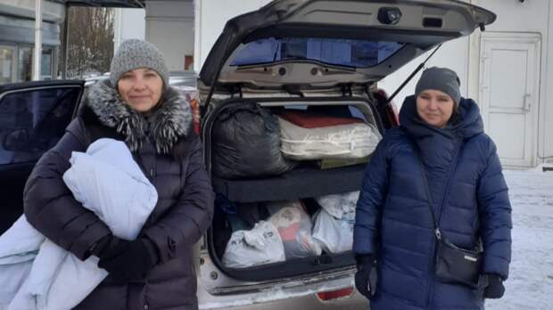 Волонтеры из Куркина привезли в приют для бездомных собак гуманитарную помощь