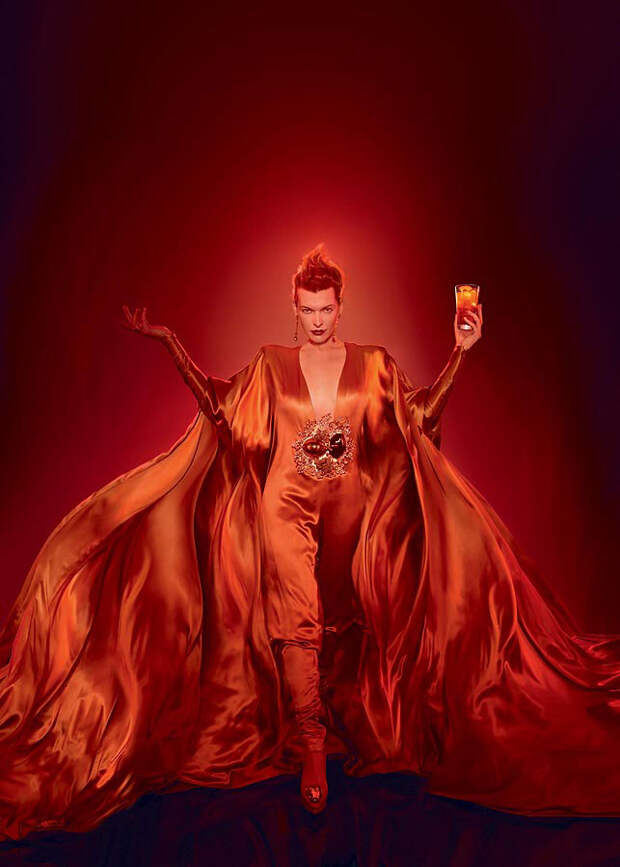 Милла Йовович в календаре Campari 2012