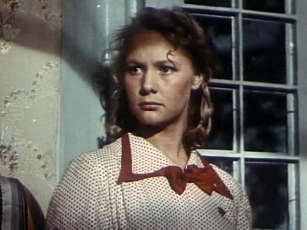 Ия Арепина в фильме *Большая семья*, 1954 | Фото: kino-teatr.ru
