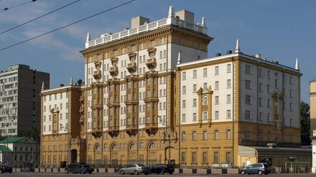 Песков назвал необычным заявление посольства США о возможных терактах в России