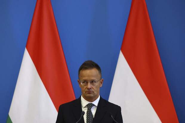 Сийярто: Венгрия блокирует €90 млрд для Украины до запуска транзита нефти из РФ