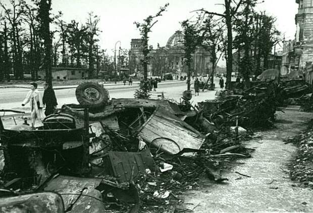 Интересные архивные фотографии Берлина 1945 года