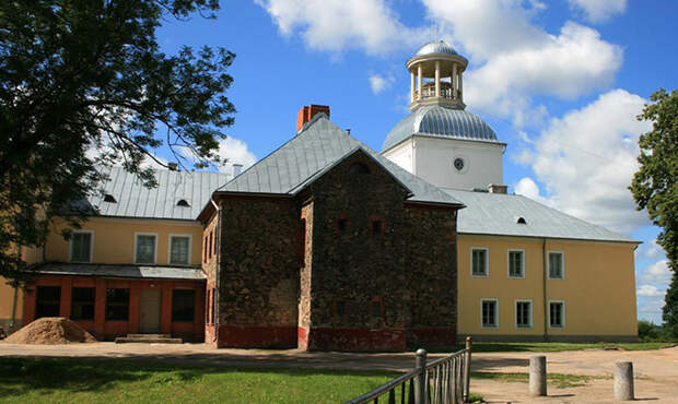 Крустпилсский замок