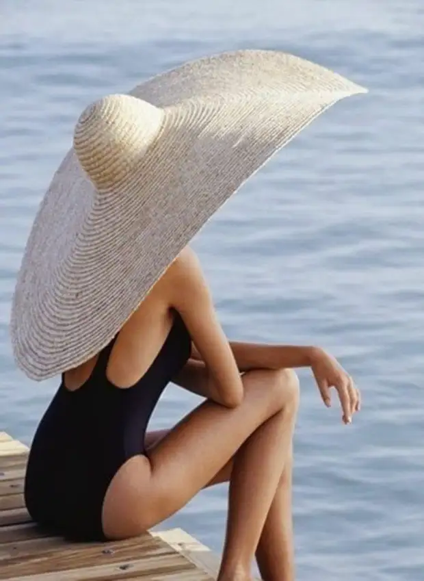 Фото с шляпой на пляже