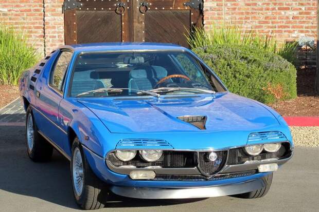 Редкое купе Alfa Romeo Montreal выставили на продажу (74 фото)