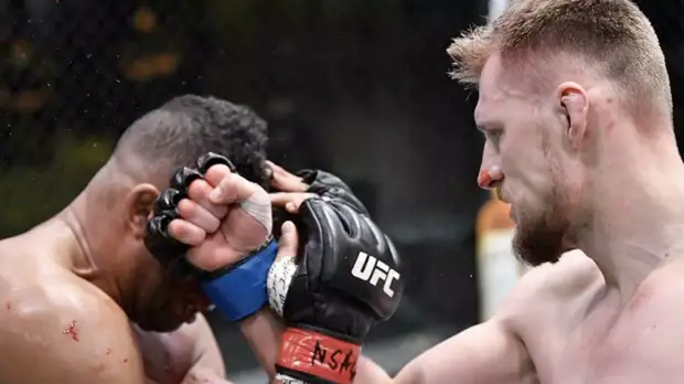 СМИ: Оверим отстранён от боёв минимум на два месяца после поражения от Волкова