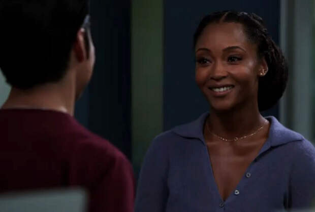 Chicago Med Video: April and Ethan Have an Awkward Reunion in the ED