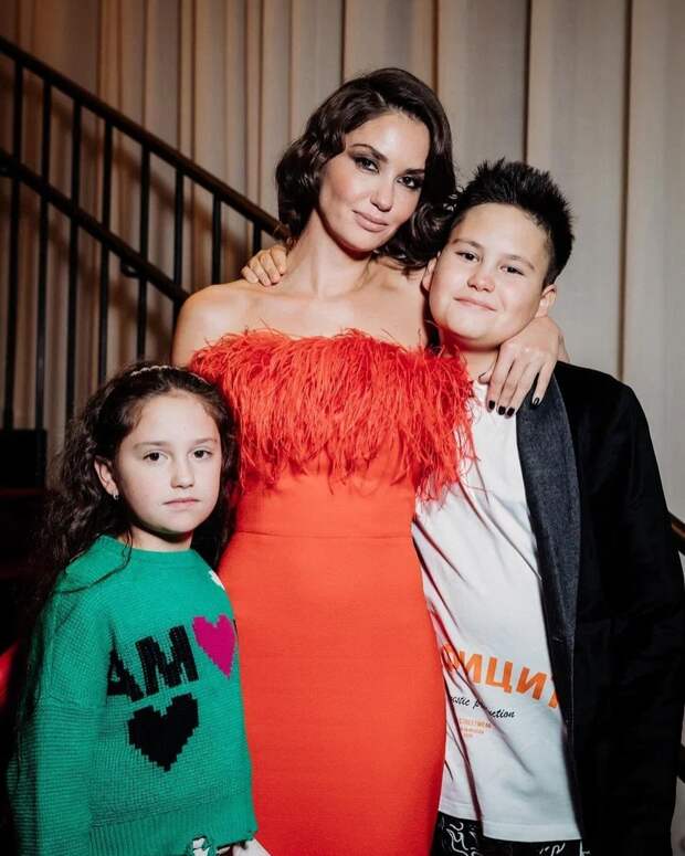 «Это послужит жестким уроком»: Против Агаты Муцениеце возбудили уголовное дело по иску Павла Прилучного