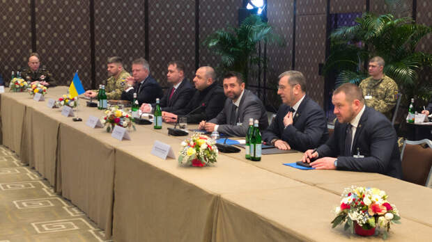 The Economist узнал о расколе внутри делегации Украины на переговорах в Женеве