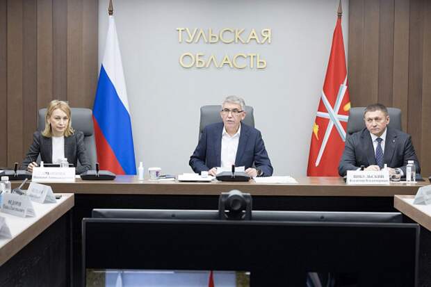 Губернатор Тульской области потребовал от глав муниципалитетов решить проблемы с уборкой снега и вывозом мусора