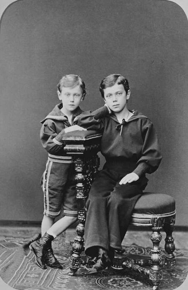 Николай II <br> и Георг V в детстве. | Фото: historicplay.livejournal.com.