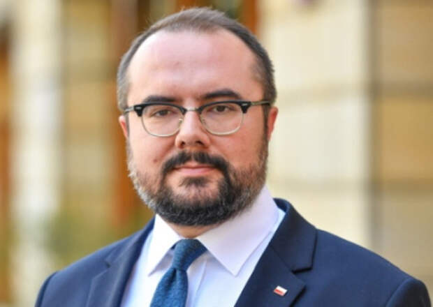 В Польше призвали выдворить украинских мужчин для отправки на фронт В Польше призвали выдворить украинских мужчин для отправки на фронт