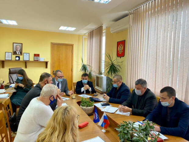 С представителями садоводческих товариществ Севастополя обсудили вопрос подачи электроэнергии