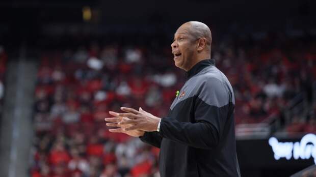 Louisville basketball coach Kenny Payne