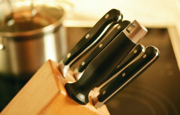 Почему нельзя есть с ножа