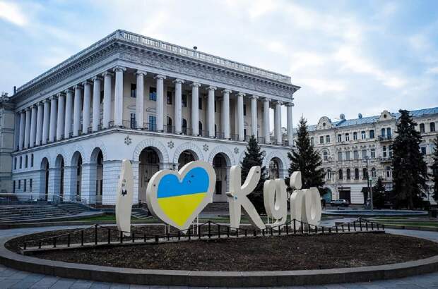 Украине предрекли кризис из-за обнищания населения