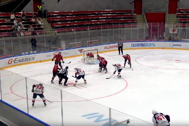 ХК "Тамбов" победил в Омске