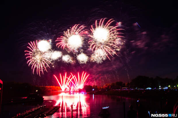 «Сейчас ищем любые остатки»: что происходит на омском рынке пиротехники