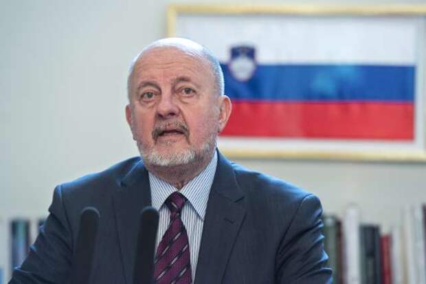 Председатель Словенской национальной партии Змаго Елинчич Племенити заявил, что Кристиан Шмидт наносит огромный вред...