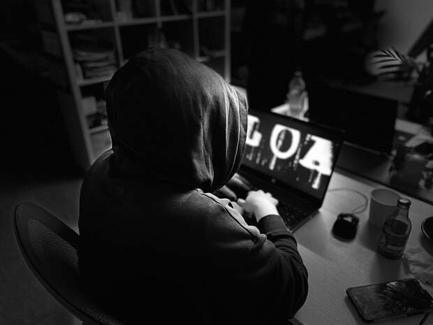 Жительница элитного ЖК в Москве нашла сумку со 100 млн рублей