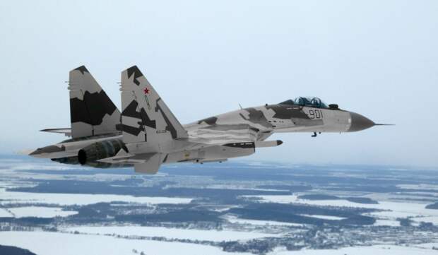 Одним из интересных достижений Су-35 стал тот факт, что он персонально внесен в санкционный закон CAATSA и позволить его купить могут только по-настоящему суверенные страны. Первым покупателем стал Китай. Теперь к нему добавился Иран. Фото МО РФ