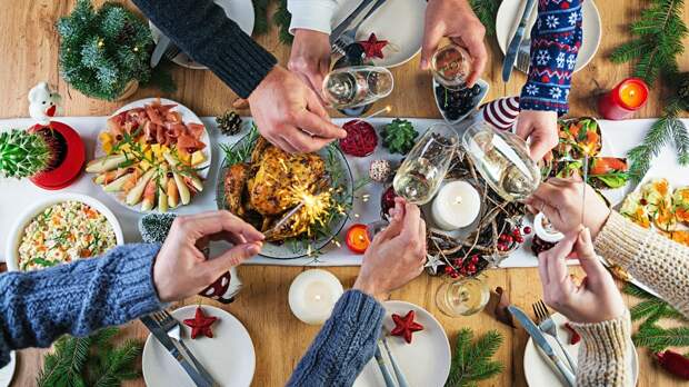 Как избежать проблем с желудком на Новый год — объясняют эксперты