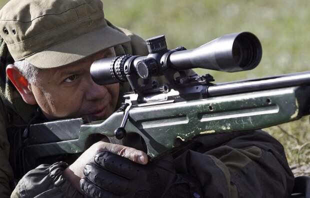 Снайперы во время учений на полигоне в Ростов-на-Дону.
