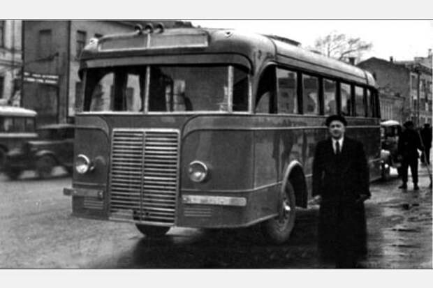 19. Автобус НИИГТ - первый автобус вагонной компоновки в СССР.jpg