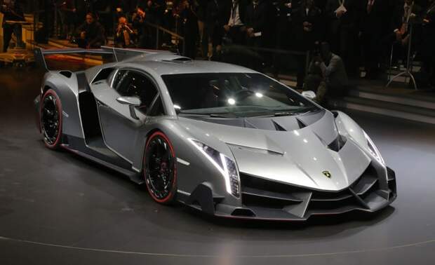 Как насчет Lamborghini Veneno Roadster?