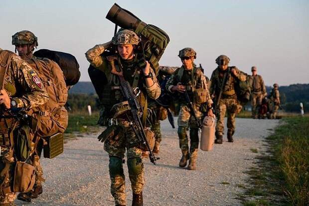 Эксперт Линин: моральное истощение и серьезные потери вынуждают бойцов ВСУ сдаваться в плен