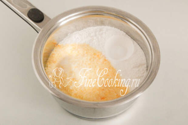 Тесто для рисового пирога мы приготовим заварным способом (как в рецепте пирога кукурузного)