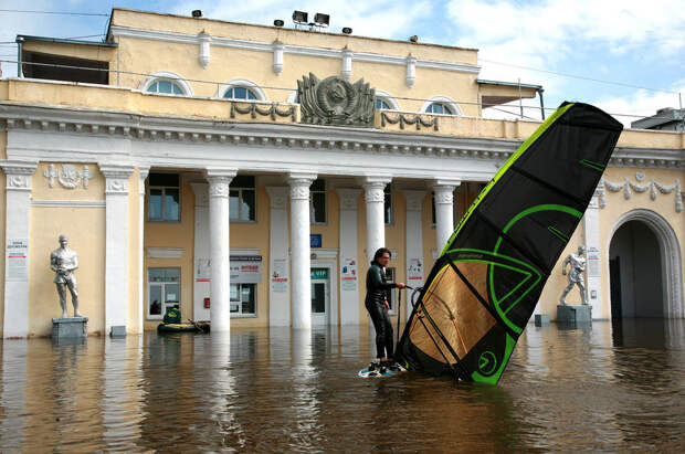 http://img.gazeta.ru/files3/401/5636401/1RIAN_02275891.HR-pic4_zoom-1000x1000-17806.jpg