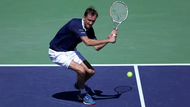 Чесноков: Медведев должен доказать, почему являлся первой ракеткой мира