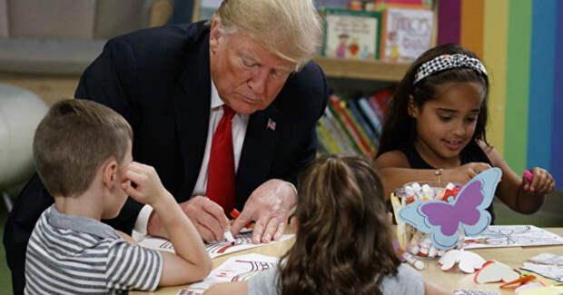 О том, как Дональд Трамп забыл как выглядит флаг собственной страны О том, как Дональд Трамп забыл как выглядит флаг собственной страны