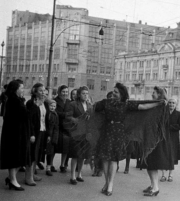 Фото москвы 9 мая 1945