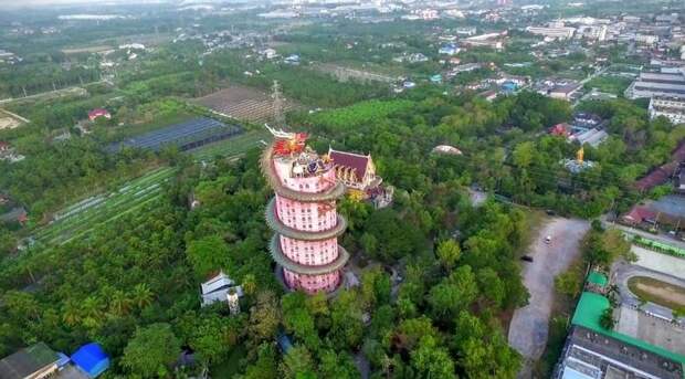 Фантастический Храм Дракона в Таиланде