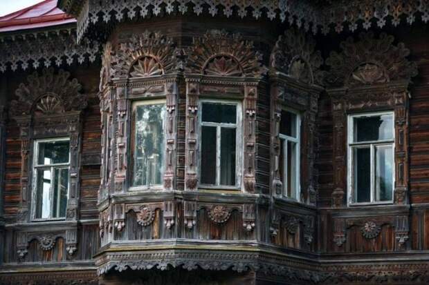 Потрясающей красоты древнерусский терем в покинутой деревне Погорелово