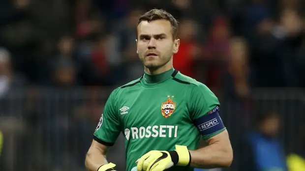 Сафонов заявил, что не считает Акинфеева лучшим голкипером России