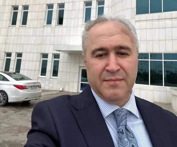 Ранее районный суд приговорил врача к трем годам условно за оказание «услуг, повлекших по неосторожности смерть человека». У пациента, которого оперировал Аванесян, в анамнезе был рак IV стадии с метастазами. Аванесян вину не признал. Сегодня в ходе апелляционных слушаний городским судом приговор ему был отменен, уголовное дело завершено из-за отсутствия состава преступления.  Воспользоваться ли своим правом на реабилитацию, врач еще не решил. «Главное, мое честное имя реабилитировано. Я заведующий кафедрой, оперирующий хирург, у меня есть свои пациенты и ученики. Когда репутация пошатнулась из-за этой истории, я уже не мог так открыто общаться, как раньше. Теперь могу делать это с чистой совестью», – сообщил «Медицинской России» Рубен Аванесян.