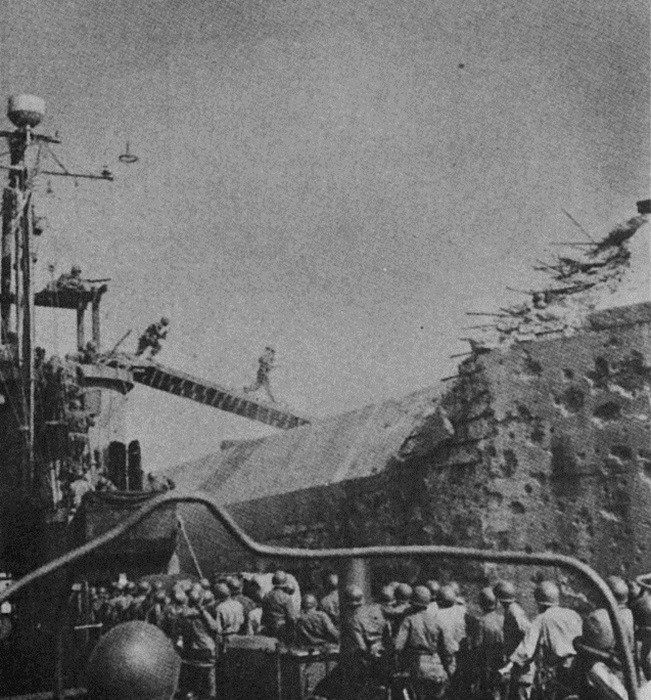 Войска США высаживаются на форт Драм, апрель 1945 года. /Фото: laststandonzombieisland.com