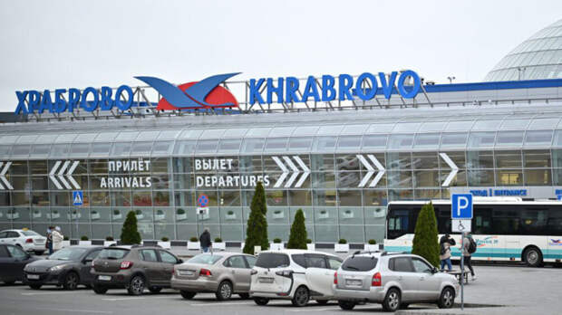 Десятки авиарейсов задерживаются из-за непогоды в Калининграде