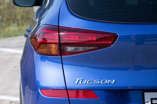 Hyundai_Tucson синий фара